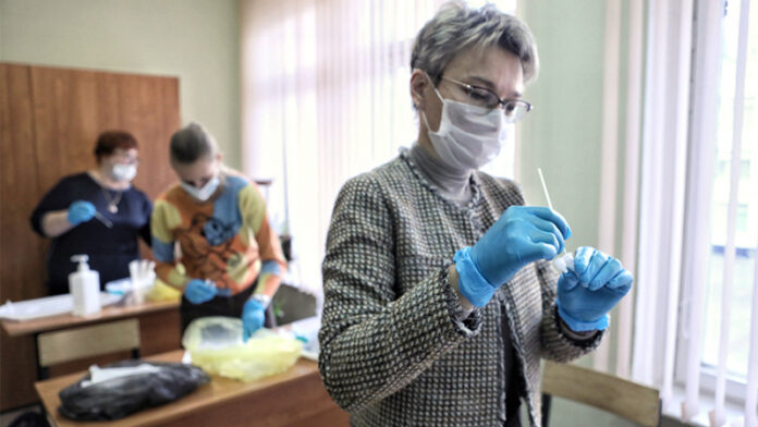v-orenburgskoj-oblasti-5-tys-shkolnikov-proverjat-na-koronavirus-posle-kanikul-88b2c91