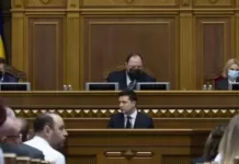 Большие зарплаты, новые дороги, теплые дома. Откуда возьмутся деньги на обещания президента