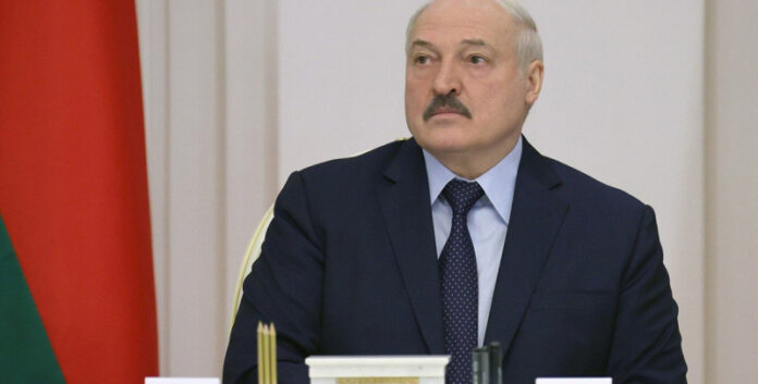 lukashenko-predlozhil-konstituciju-suverennoj-belorussii-26f9f2c