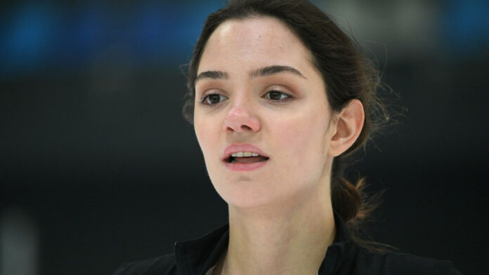 figuristka-medvedeva-na-raznyh-jazykah-ispolnila-pesnju-posvjashhennuju-olimpiade-v-pekine-b90ca1a