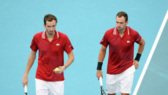 sbornaja-rossii-po-tennisu-obygrala-italiju-i-vyshla-v-polufinal-atp-cup-46b478d