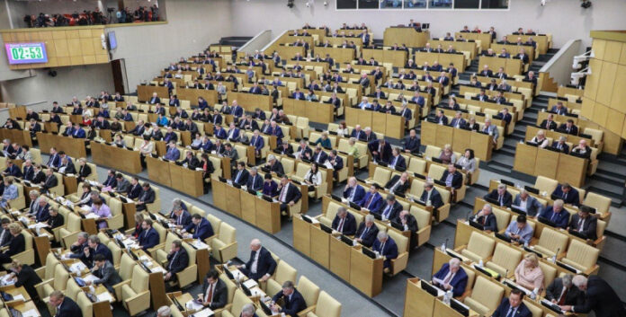 tak-skolko-dolzhen-poluchat-deputat-gosdumy-08205e5