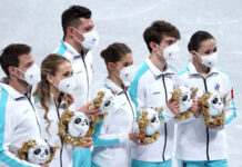 Сборная России по фигурному катанию выиграла золото Олимпиады в командном турнире