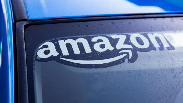 sotrudnik-sklada-amazon-ukral-komplektujushhie-na-273-tysjachi-fccaa57