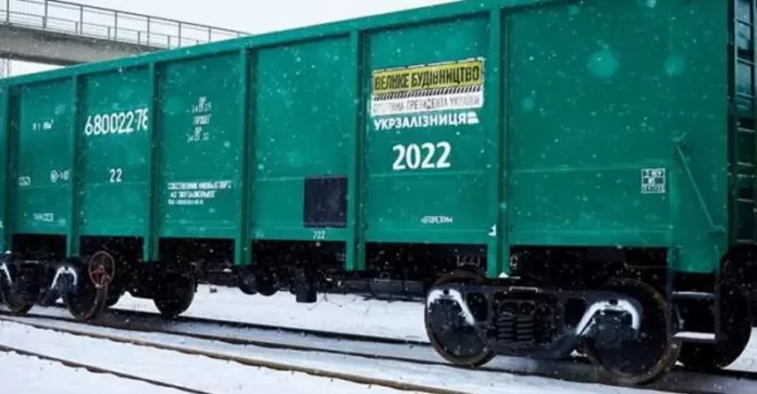 uz-nachala-masshtabnoe-obnovlenie-gruzovyh-vagonov-po-programme-bolshaja-strojka-izgotovili-pervye-60-0193aa5