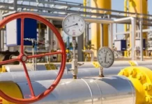 Газпром перекрыл газ Польше и Болгарии за отказ платить в рублях