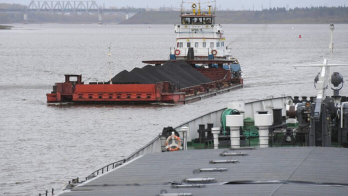 navigacija-dlja-sudov-na-reke-buree-otkrylas-v-amurskoj-oblasti-10736fe
