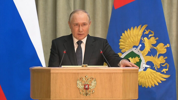 putin-poruchil-aktivnee-borotsja-s-ekstremizmom-i-fejkami-5eb4e52