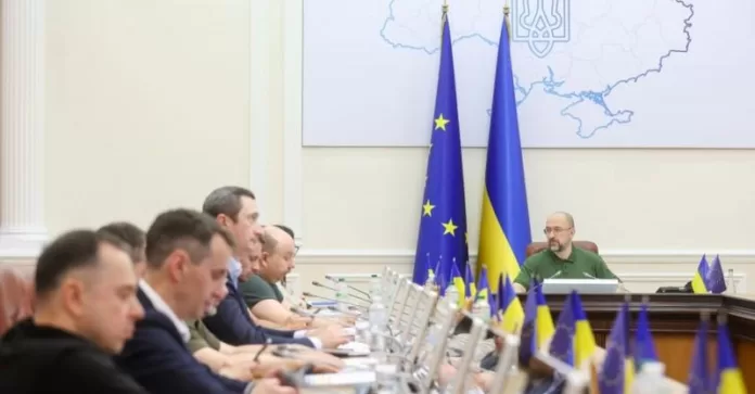 kabmin-zamorozil-povyshenie-tarifov-na-elektrichestvo-za-kotorye-otvechaet-pravitelstvo-cced019