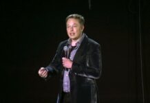 Илон Маск рассказал, как человечеству поможет чипирование