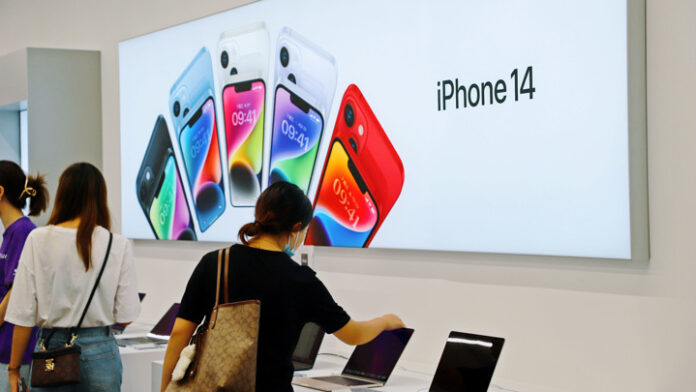 v-rossii-rezko-upal-spros-na-novye-iphone-65bd7b8
