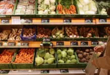 Золотые огурцы и морковка: почему дорожают овощи в Европе