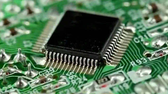 lukashenko-napomnil-ob-uspeshnom-sotrudnichestve-v-mikroelektronike-e3a7266