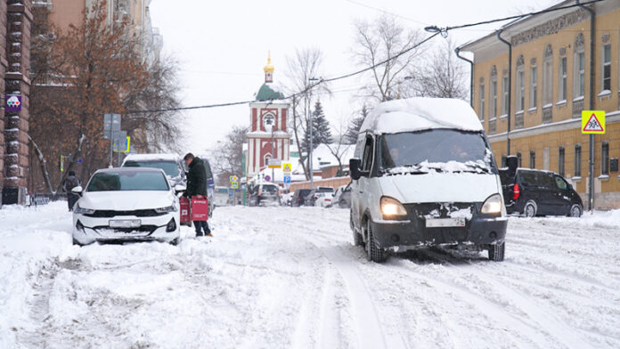 podmoskovnym-avtovladelcam-sovetujut-ostatsja-doma-iz-za-ciklona-vanja-bc9420c
