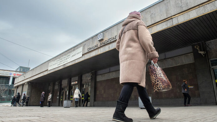 v-peterburge-posle-kapremonta-otkrylas-stancija-metro-ladozhskaja-f328fc2