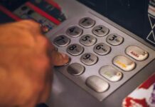 За что могут заблокировать банковскую карту и как ее разблокировать: объяснение юриста