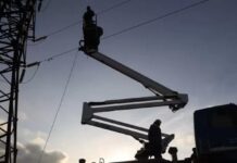 В воскресенье отключать свет по графикам не будут, но украинцев просят экономить