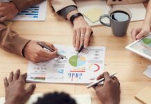 Автоматизация продаж с amoCRM и iCORP: управление клиентами и аналитика