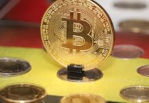 Биткоин впервые за почти два года упал ниже 60 тысяч долларов