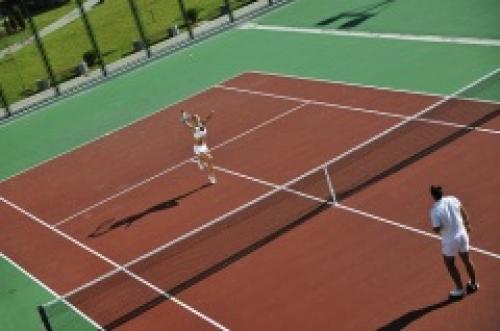 Впервые проведена игра в большой теннис