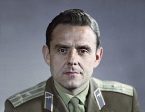 Владимир Комаров