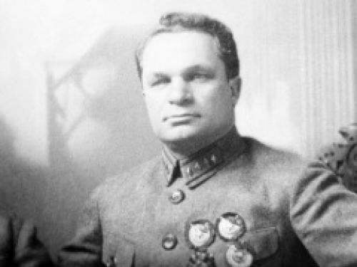 Александр Егоров