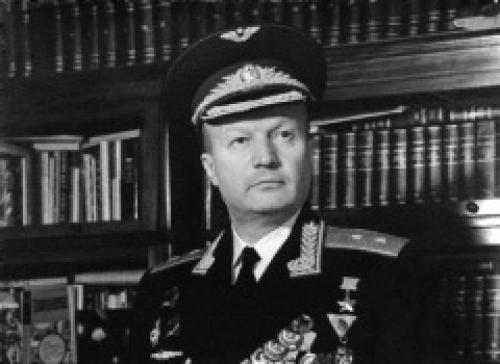 Николай Каманин